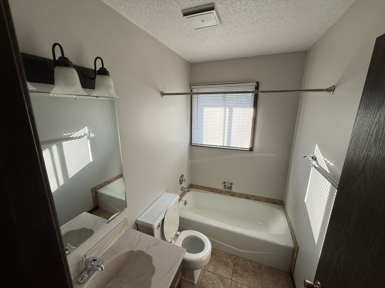 1413 2nd Ave - Photo 6 of 6