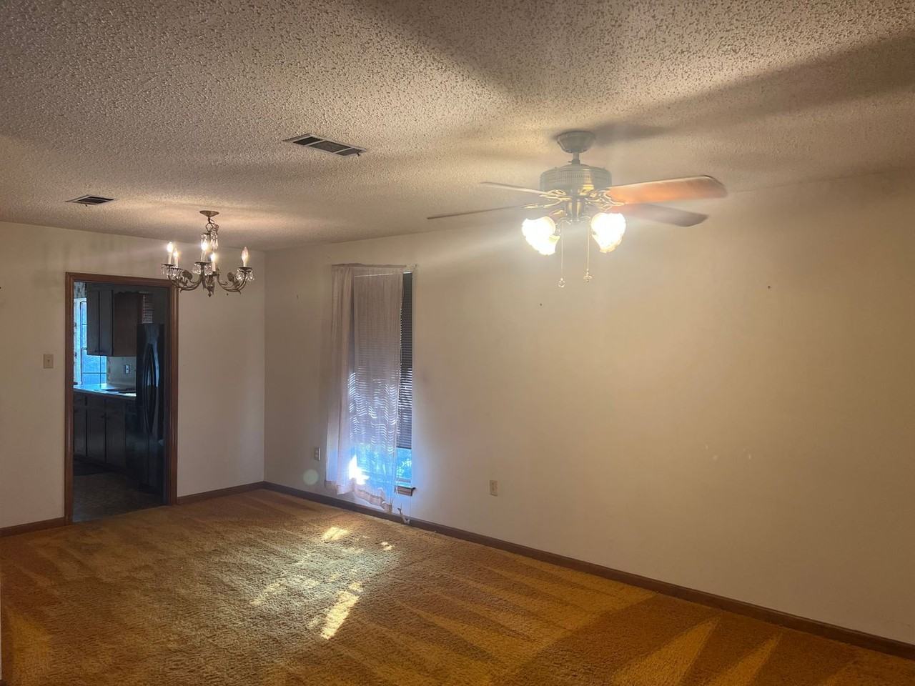 7261 Palmetto Dr - Photo 3 of 19