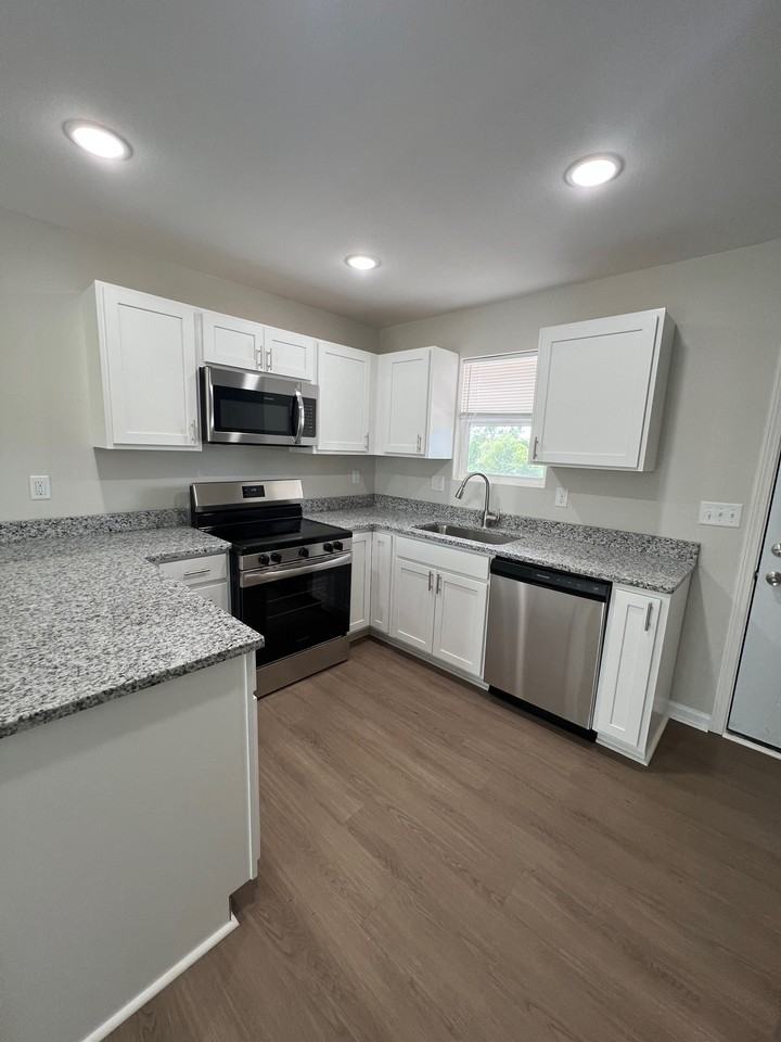 1106 South Mitchell Street - Photo 3 of 8