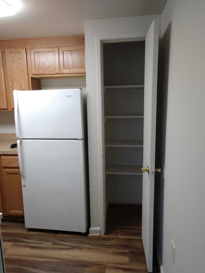 225 Chalmers Court 2A - Photo 6 of 15