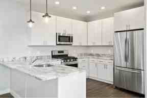 685 Lawrence St - Photo 4 of 9