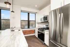 685 Lawrence St - Photo 5 of 9