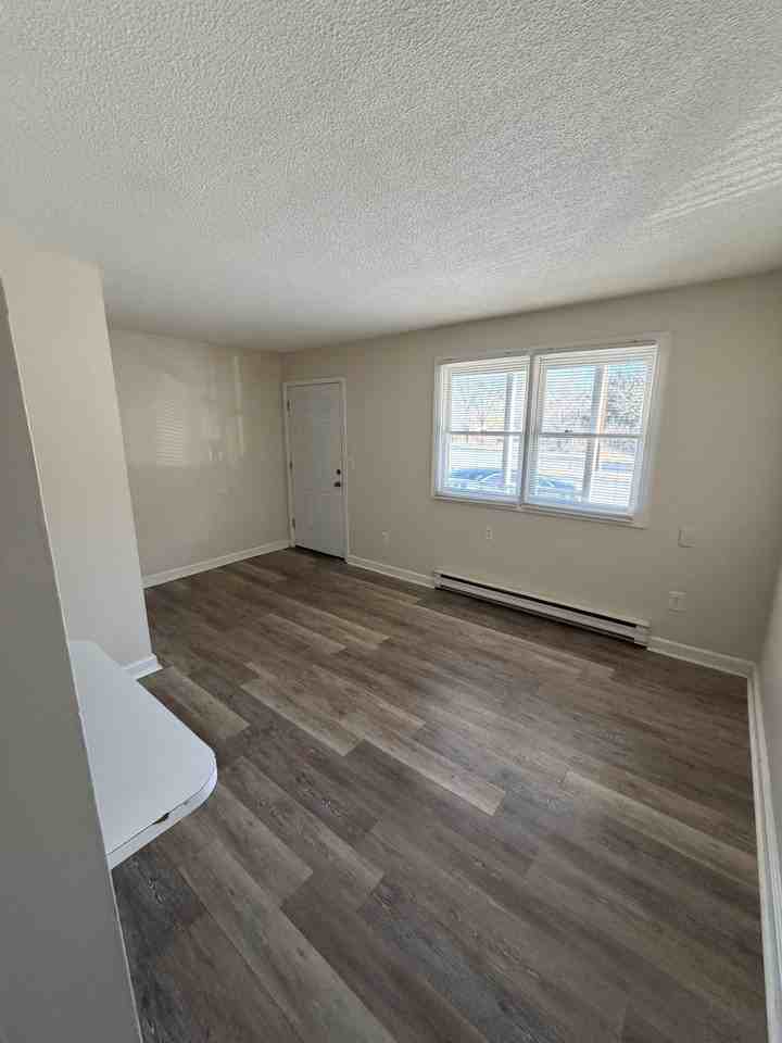 302 S Marshall St 2 - Photo 3 of 7