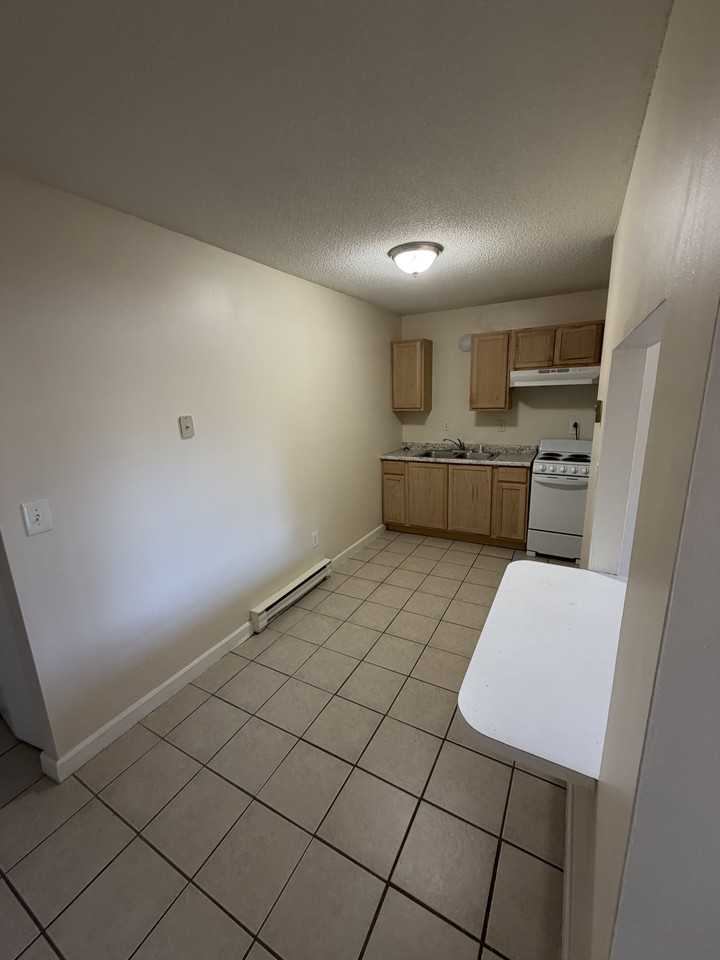 302 S Marshall St 2 - Photo 7 of 7