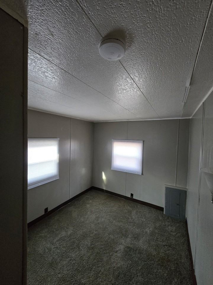 Evergreen Apartment Homes - Photo 6 of 10