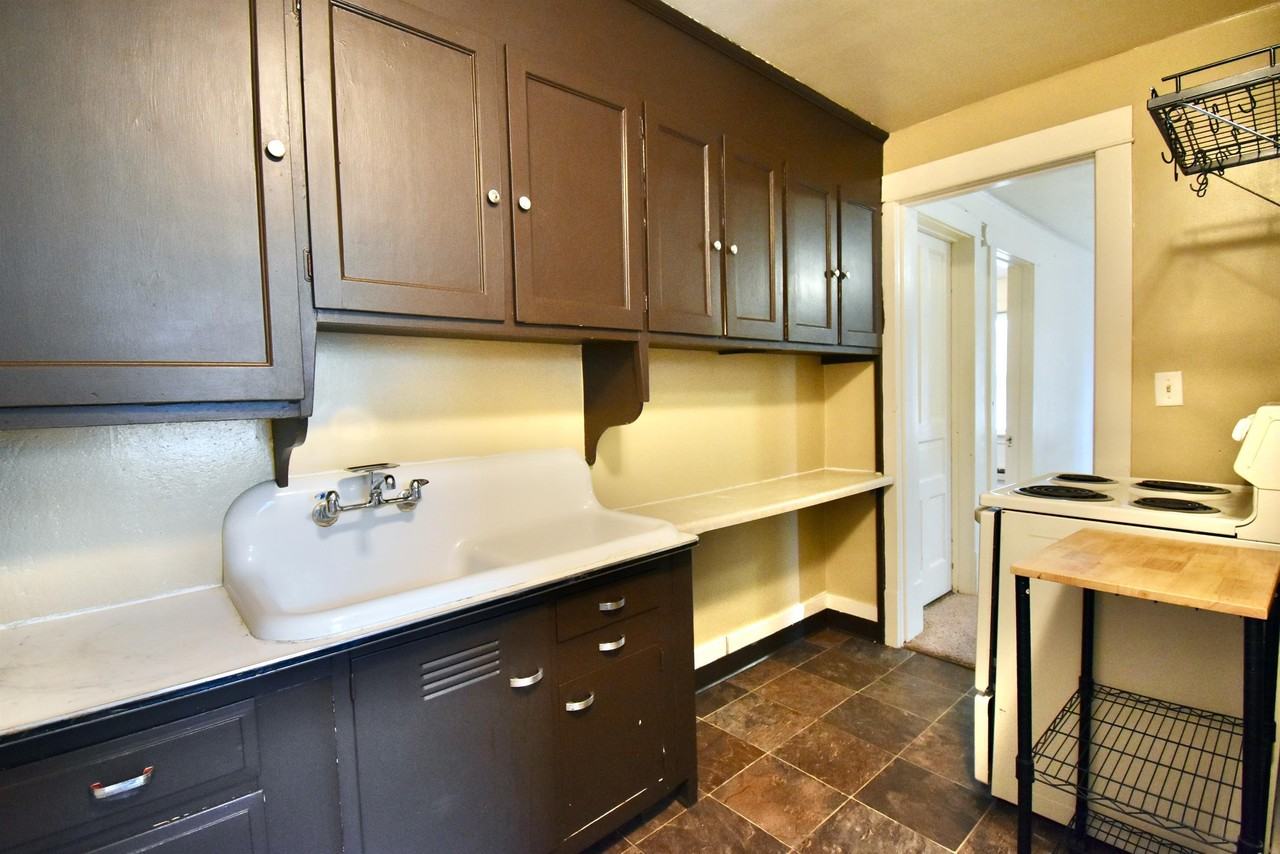 1226-10 - Photo 2 of 16