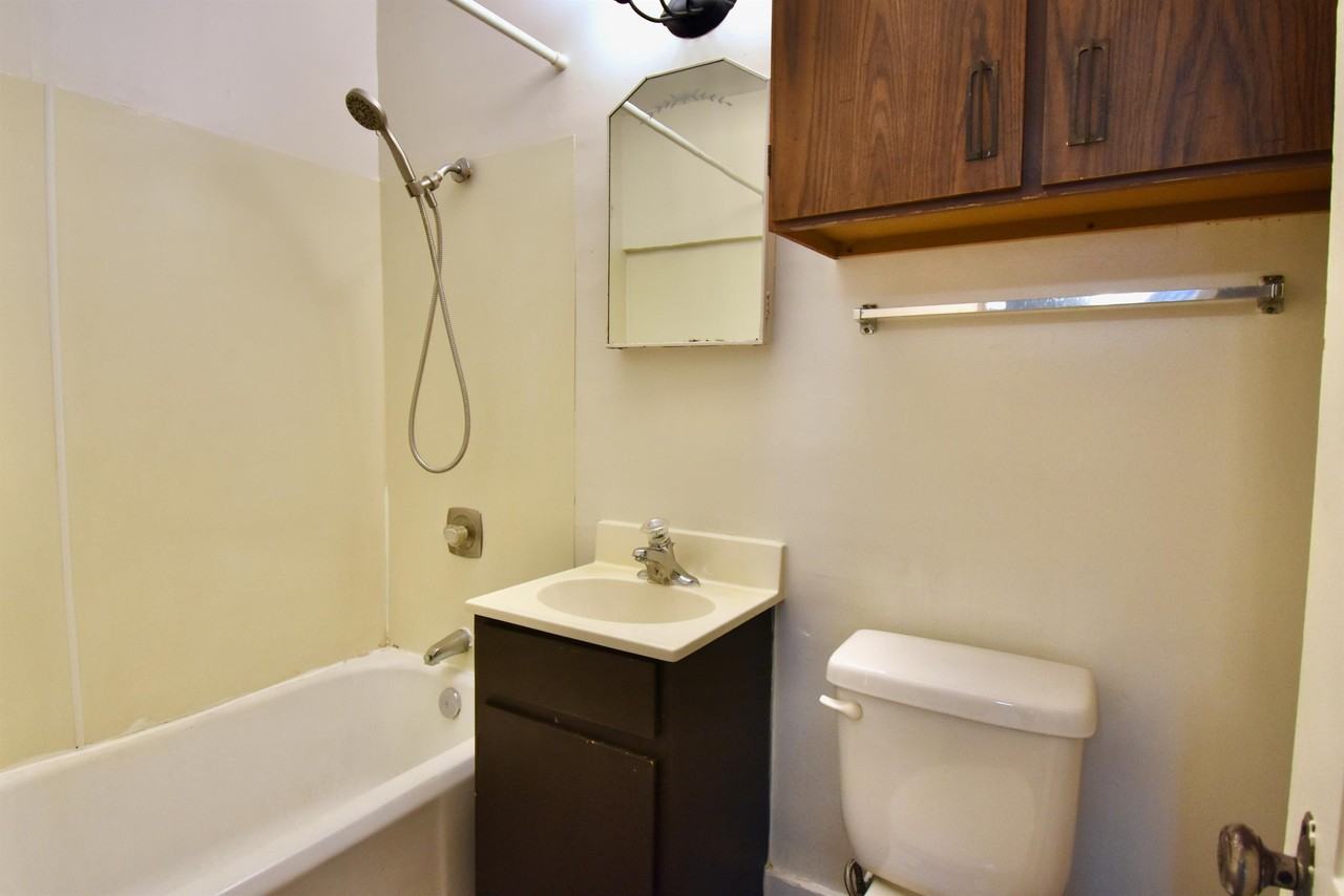 1226-10 - Photo 7 of 16