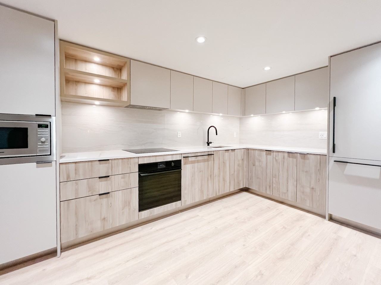 755 Harbourside Drive #402 - Photo 3 of 31