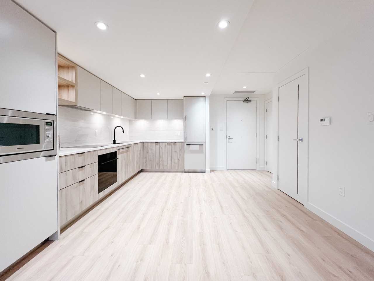 755 Harbourside Drive #402 - Photo 6 of 31