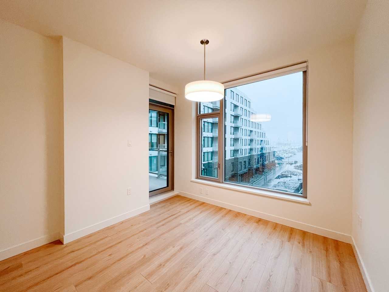 755 Harbourside Drive #402 - Photo 7 of 31