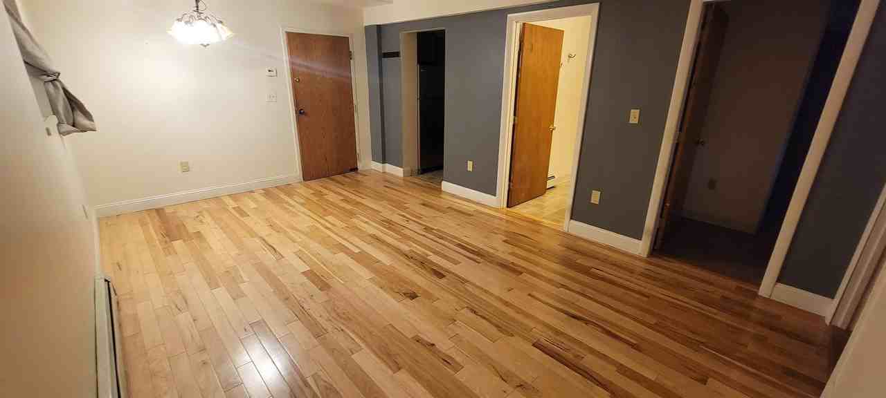 92 Columbia St - Photo 3 of 50