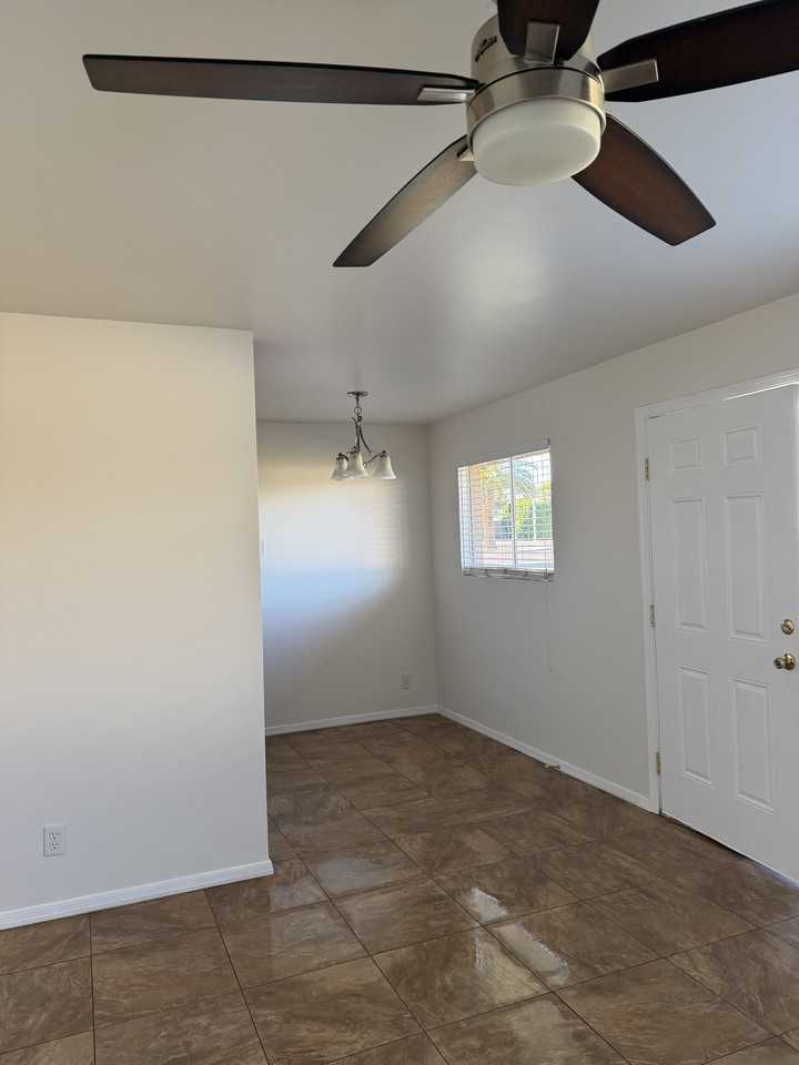 7001 East Wilshire Drive - Photo 3 of 25