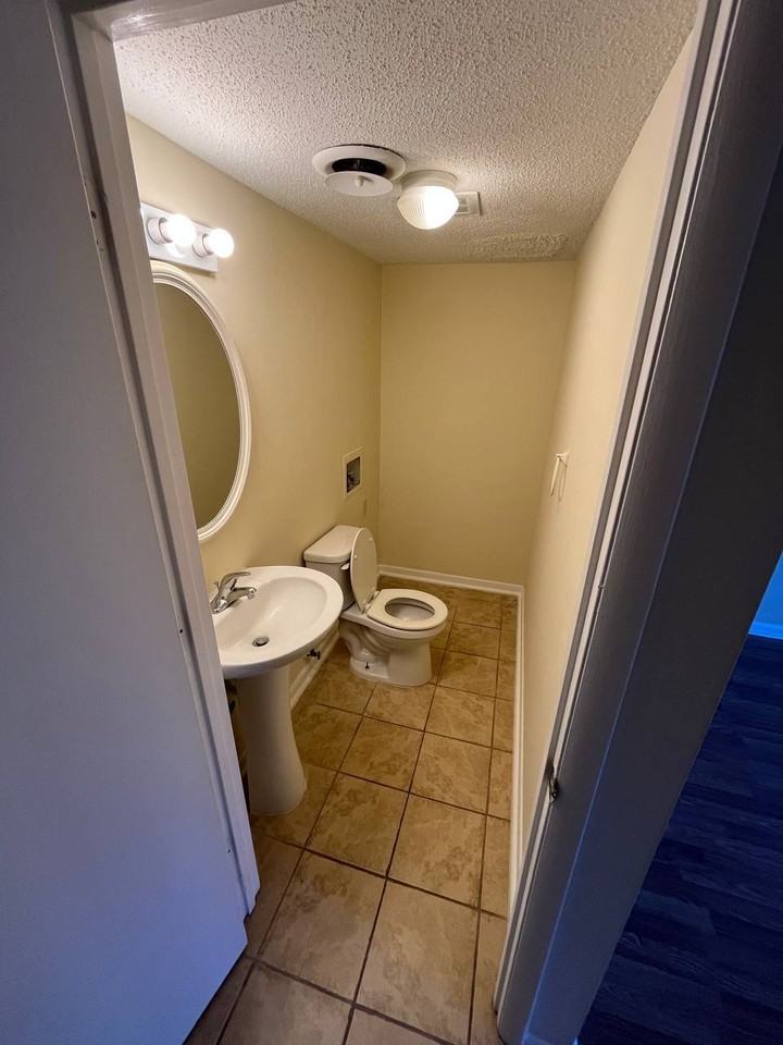 Vista Apartments - Photo 4 of 10