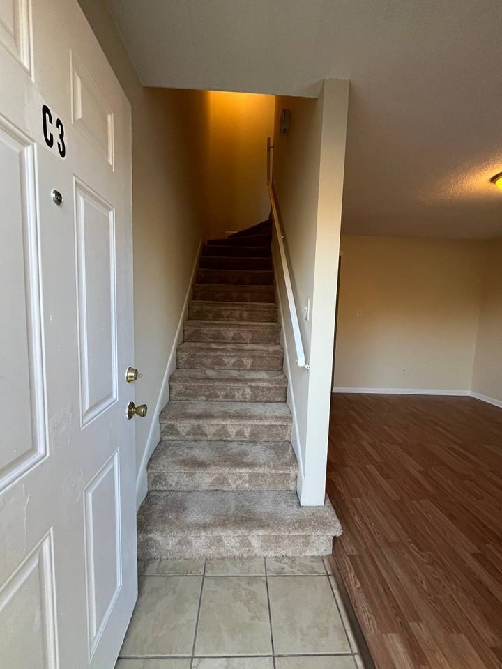 Vista Apartments - Photo 7 of 10