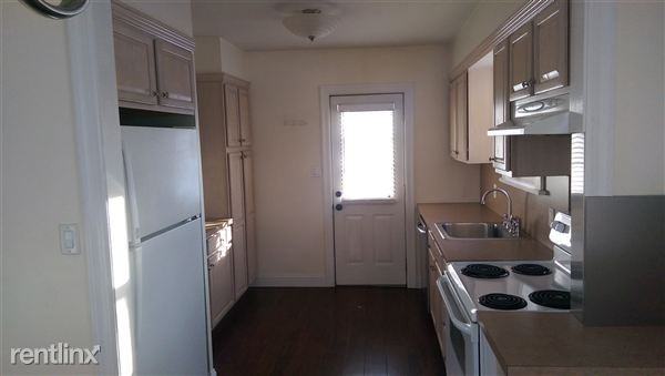 176 Dix Hills Rd - Photo 3 of 10