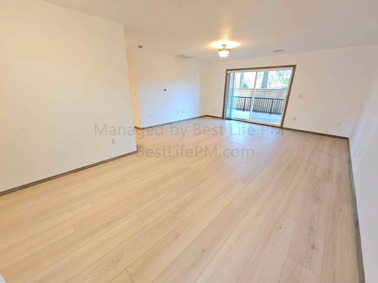 9527 Southeast 32nd Avenue Duplex (10042) - Photo 3 of 24