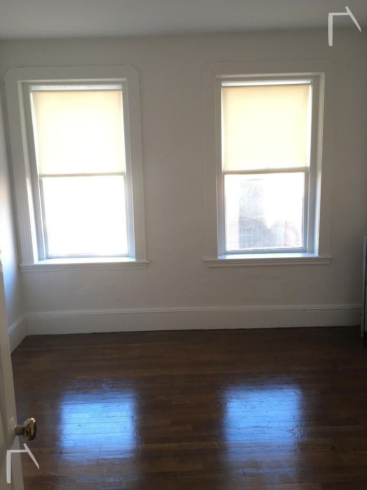 28 Grove St - Photo 6 of 9