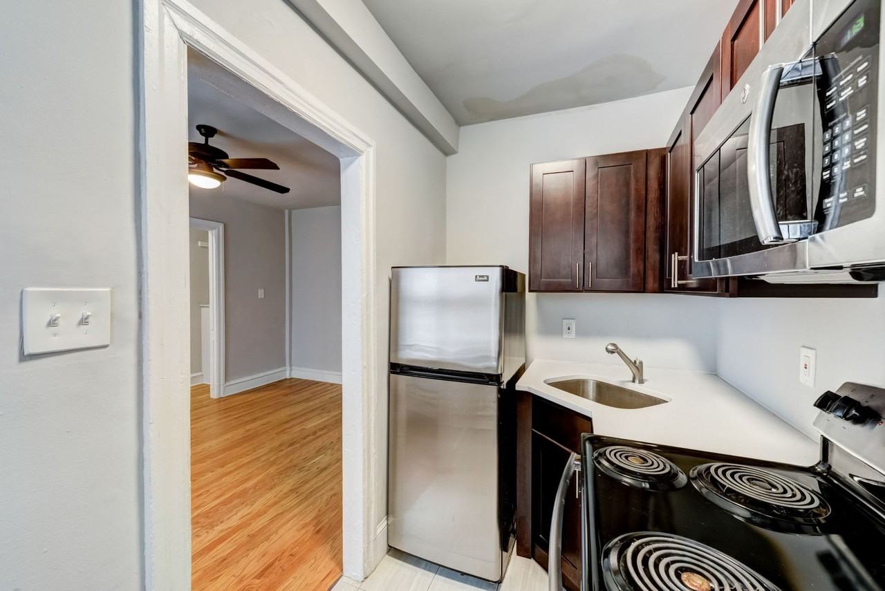 Chester Plaza - Photo 4 of 26