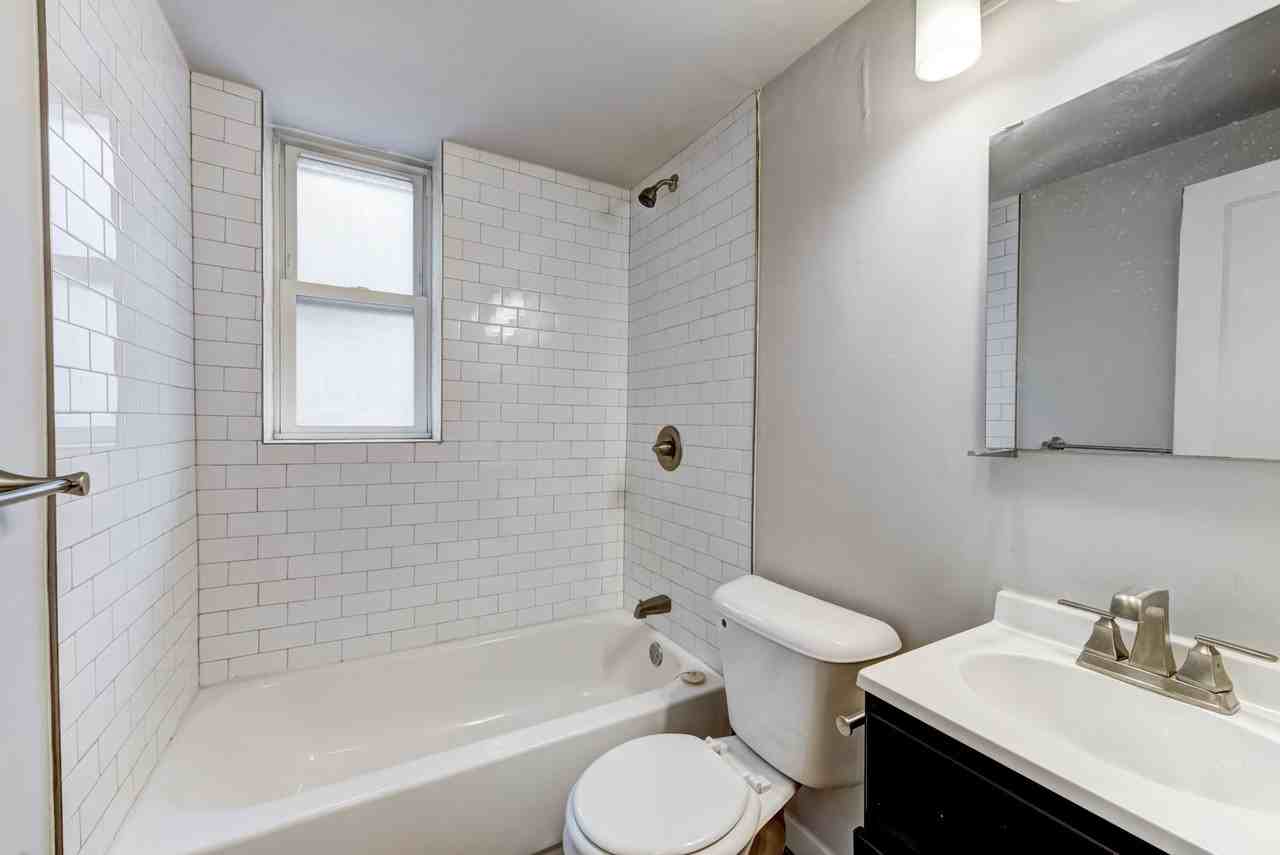 Chester Plaza - Photo 5 of 26