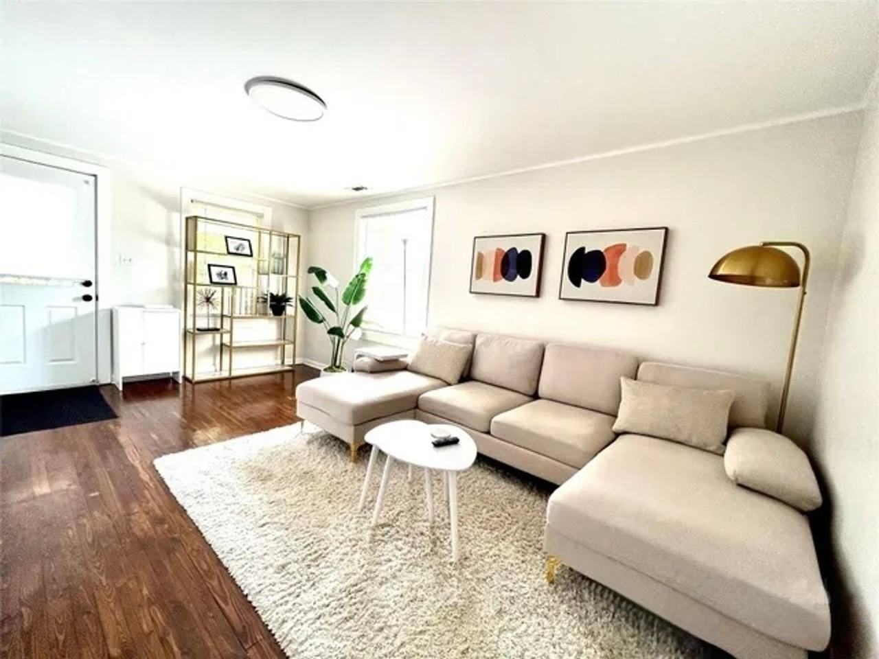 1034 Charles Ave - Photo 4 of 11