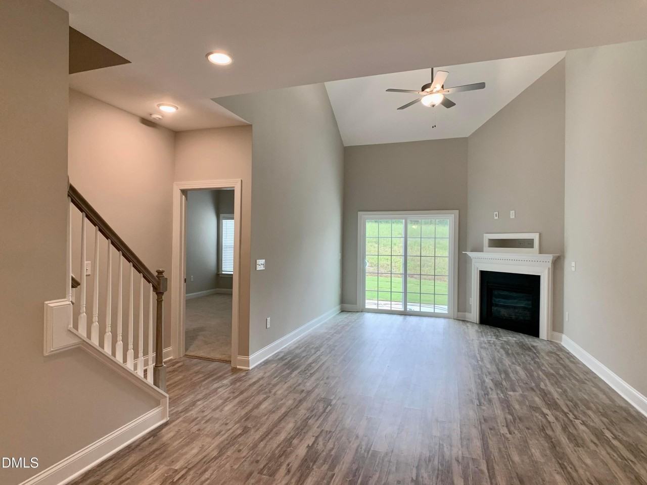 672 Barneswyck Dr - Photo 6 of 25