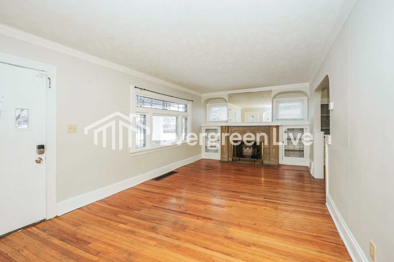 9707 Plymouth Ave - Photo 3 of 15