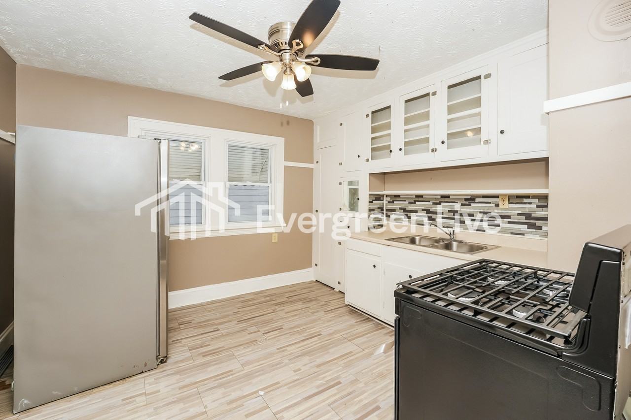 9707 Plymouth Ave - Photo 6 of 15