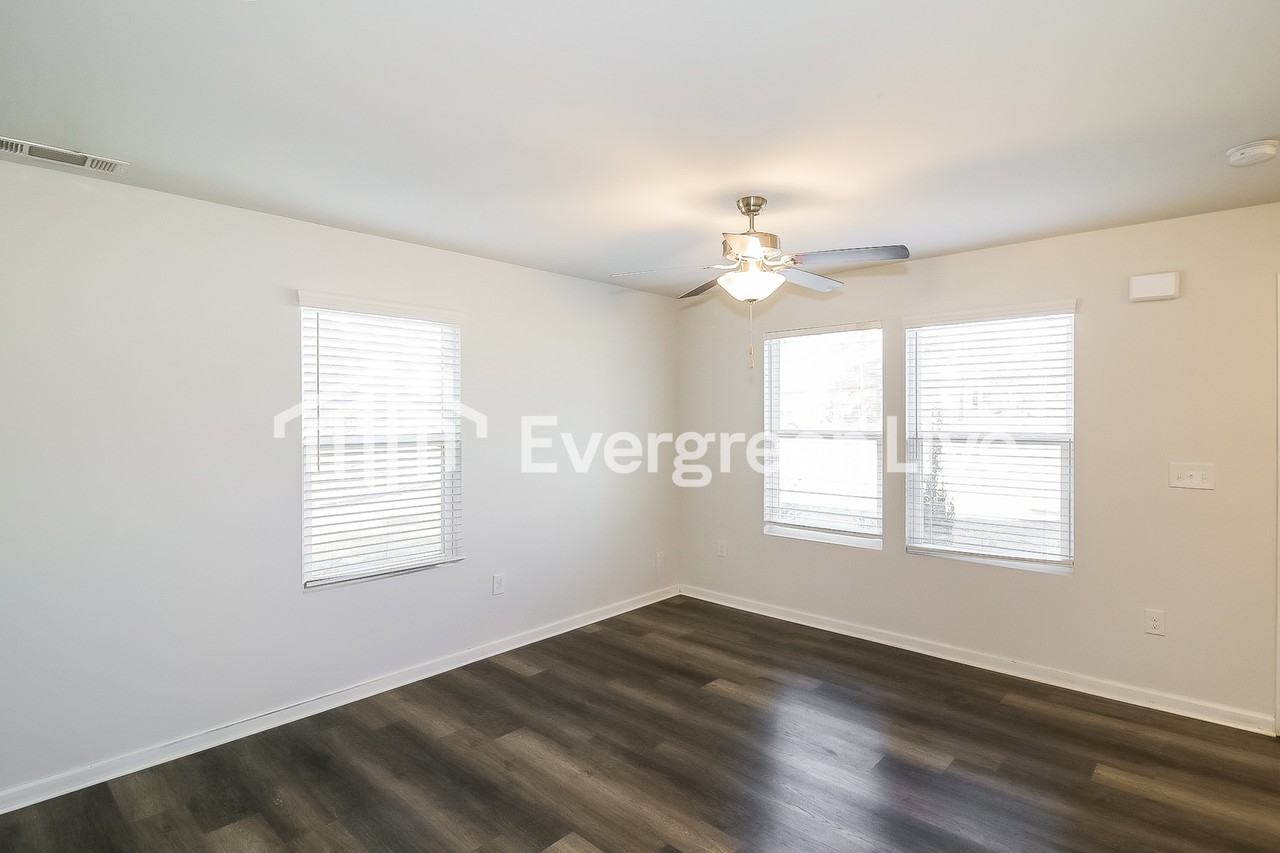 108 Loblolly Ln - Photo 3 of 15