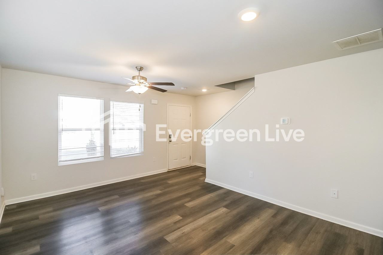 108 Loblolly Ln - Photo 4 of 15