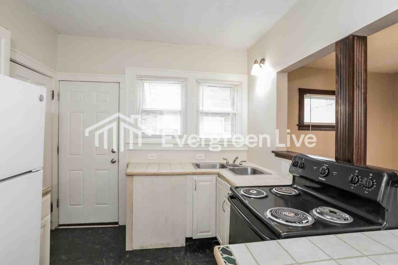 3334 Dartmouth Dr - Photo 5 of 15