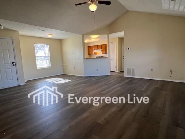 103 Jardin Ct - Photo 3 of 17