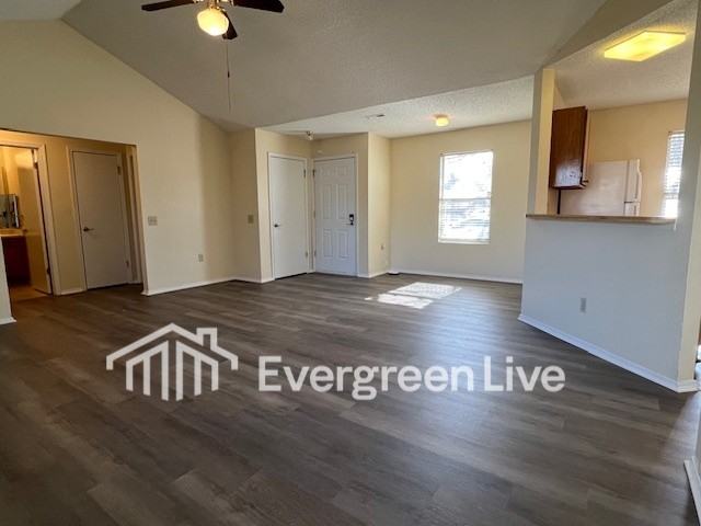 103 Jardin Ct - Photo 4 of 17