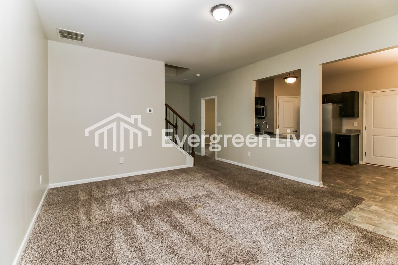 524 Joneus Dr - Photo 2 of 15