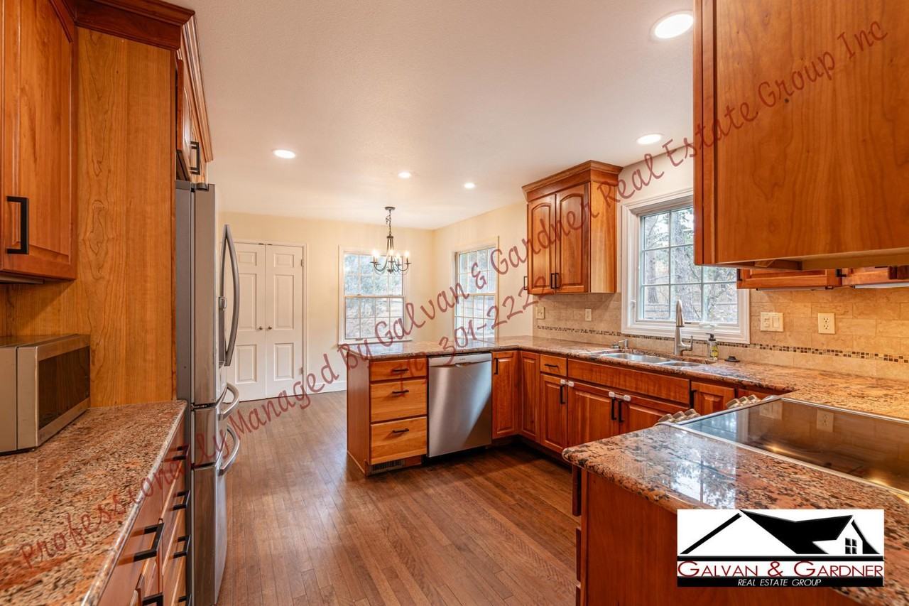 18935 Birchwood Way - Photo 4 of 22