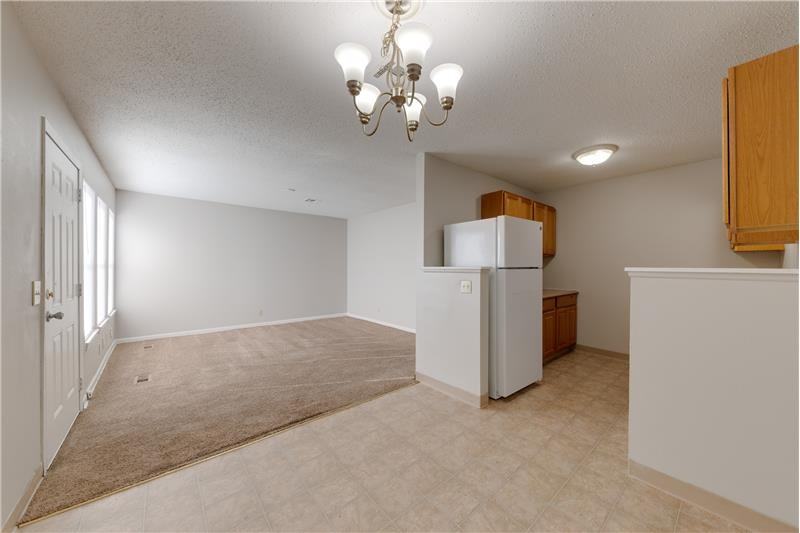 1916 S Hiram St - Photo 5 of 15