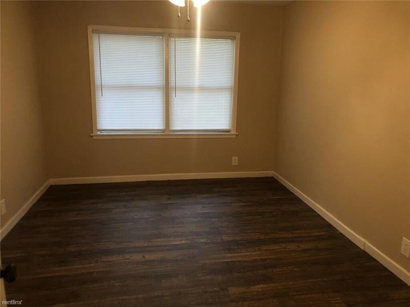 1504 E Burleson St #B - Photo 2 of 3