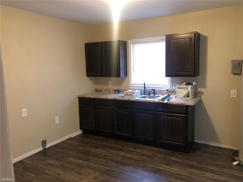 1504 E Burleson St #B - Photo 3 of 3