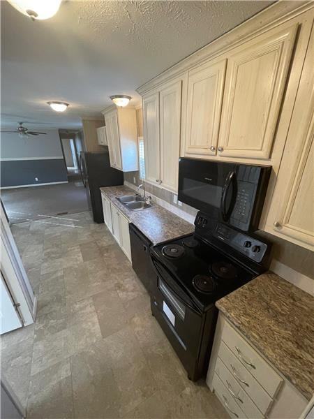 1052 Howard Brown Rd - Photo 7 of 17