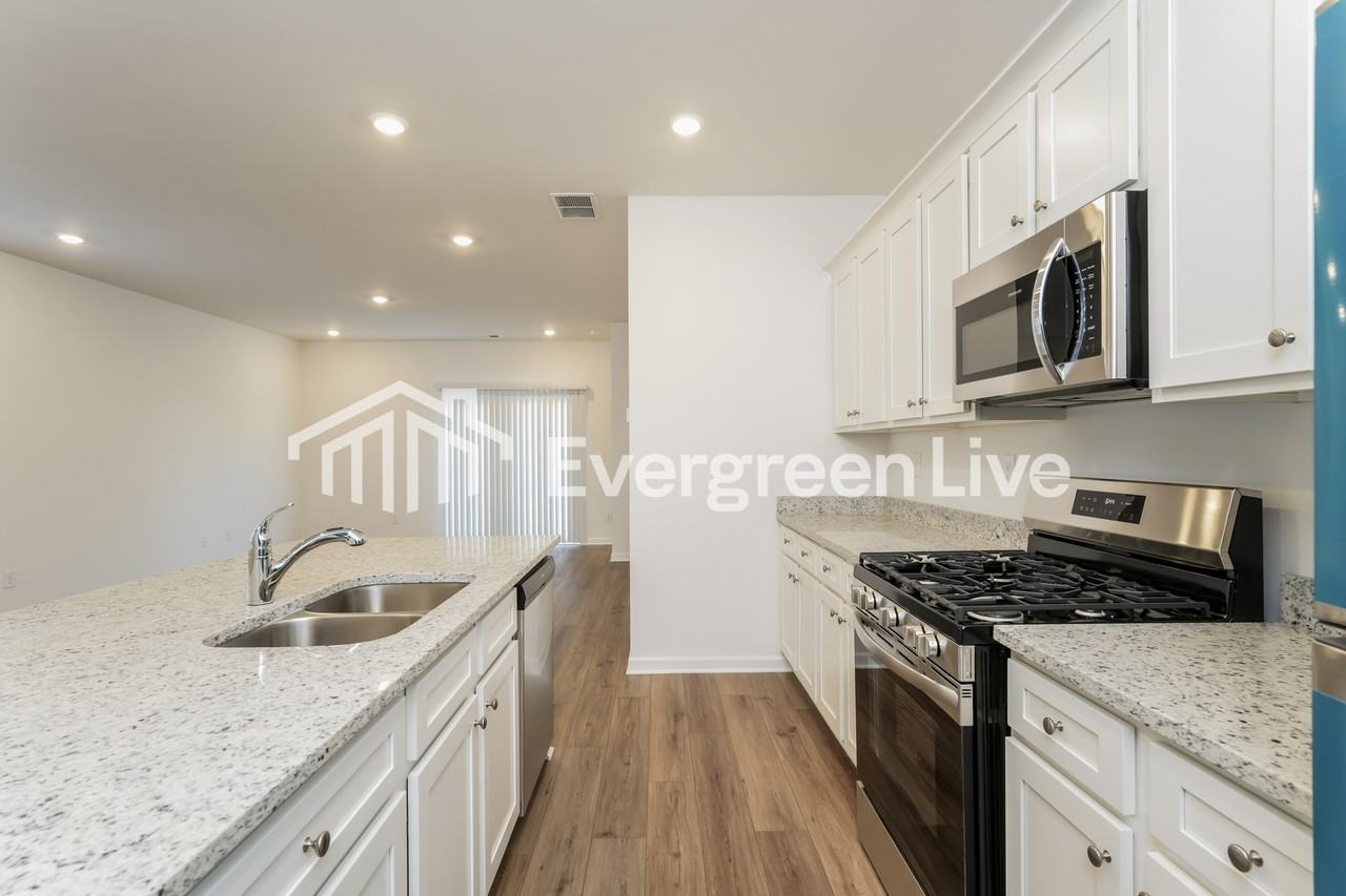 1813 Holmsey Cir - Photo 6 of 11