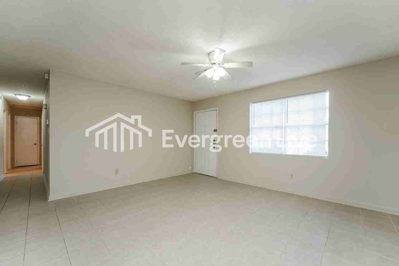 5355 Bleckley Ct - Photo 3 of 10