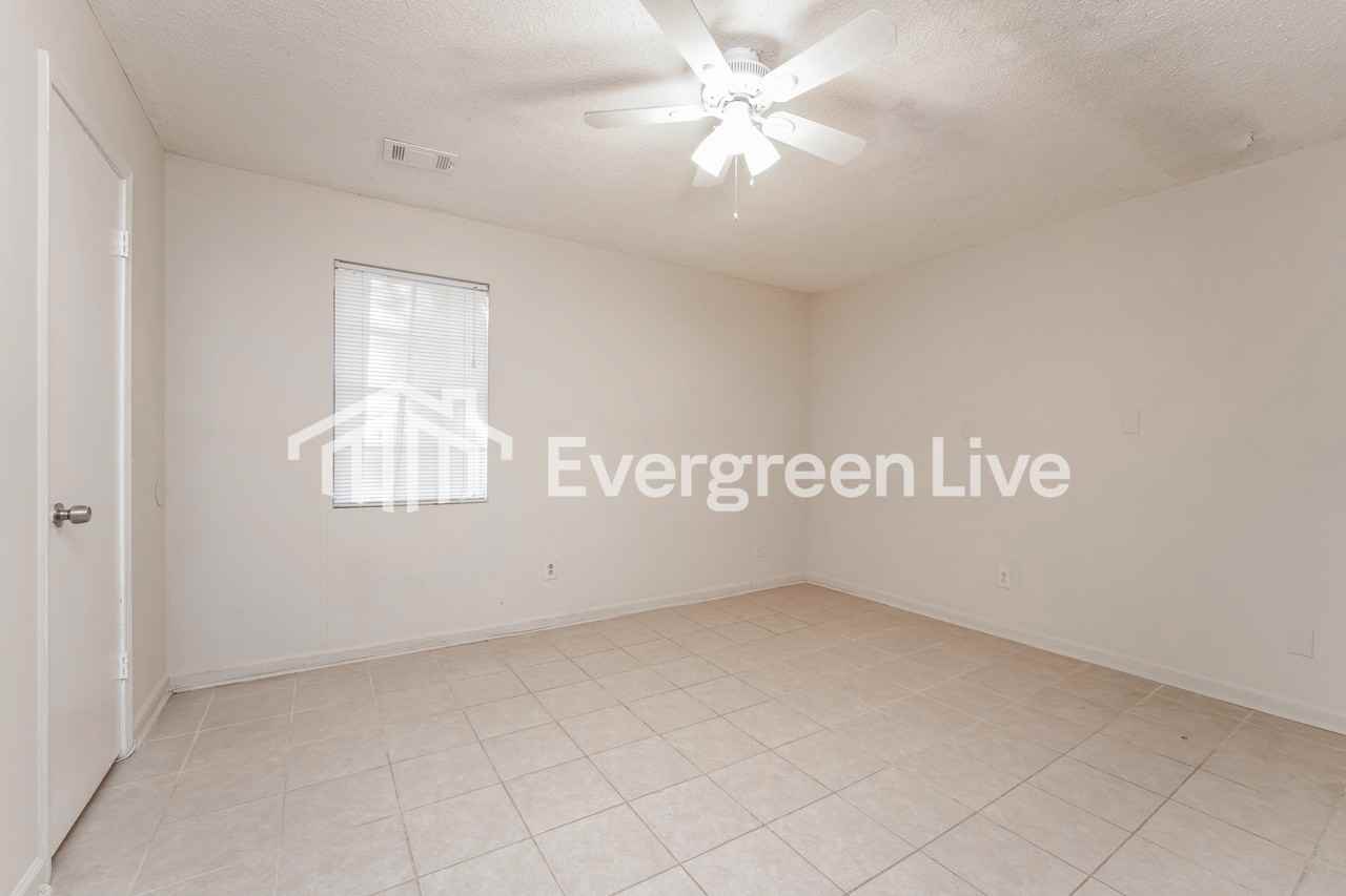 5355 Bleckley Ct - Photo 7 of 10