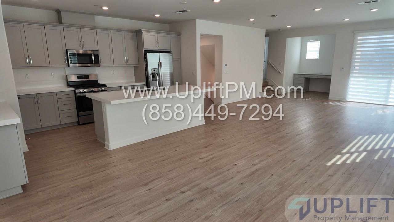 1952 Infinity Ln - Photo 3 of 40