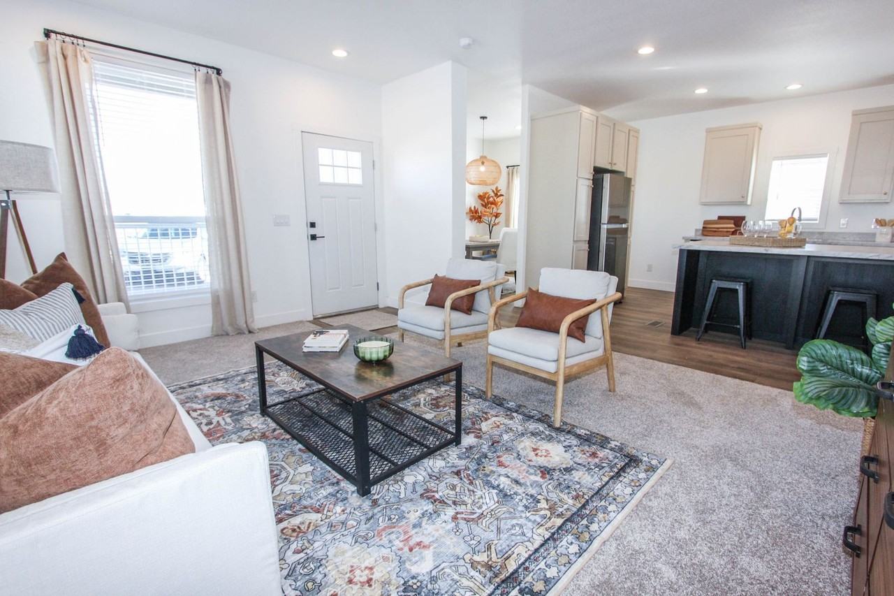 45 W Hawaii Rd - Photo 4 of 16