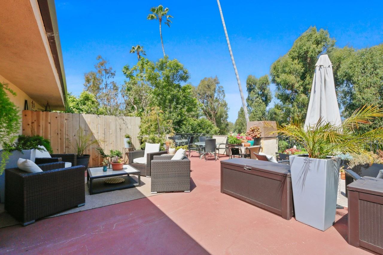 12246 Montana Ave. Across from Brentwood Golf Course! - Photo 4 of 5