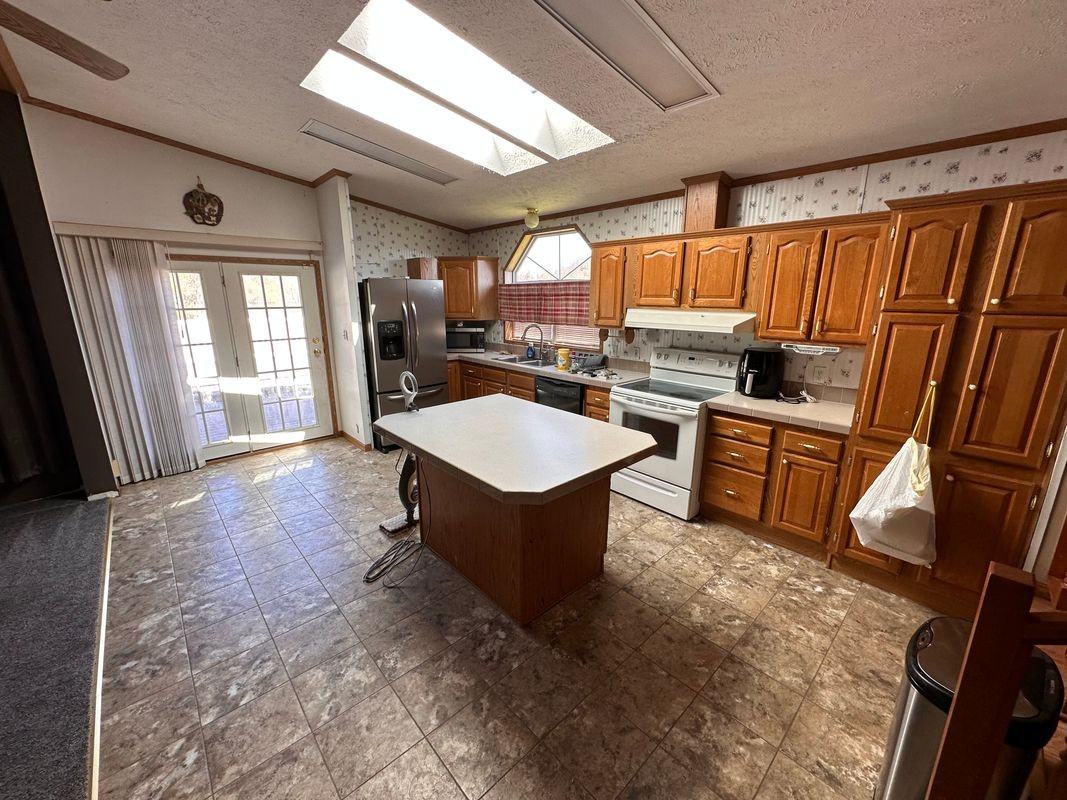 55120 Grade Ave - Photo 2 of 12