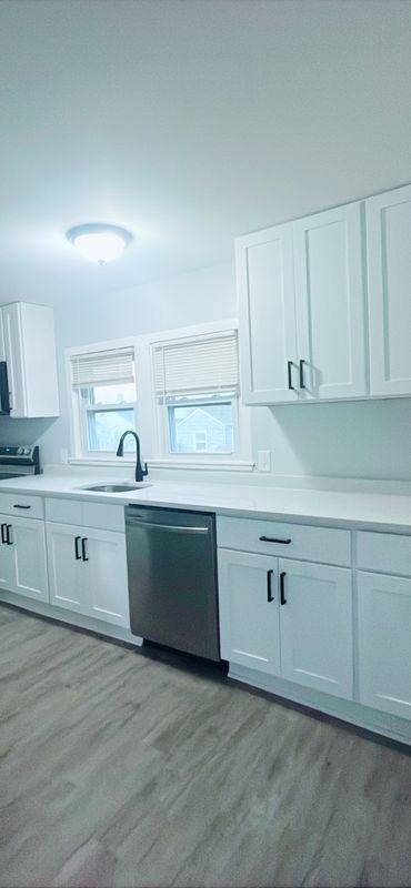 429 Jackson Ave ##H - Photo 2 of 4