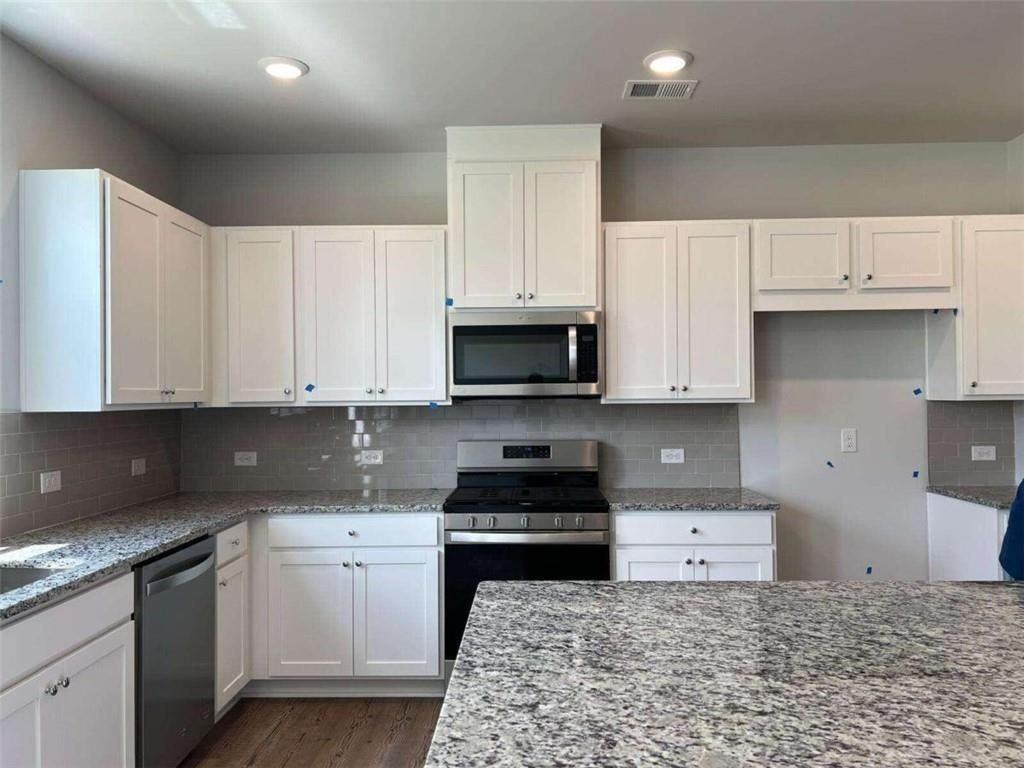 420 Point Place Dr - Photo 4 of 41