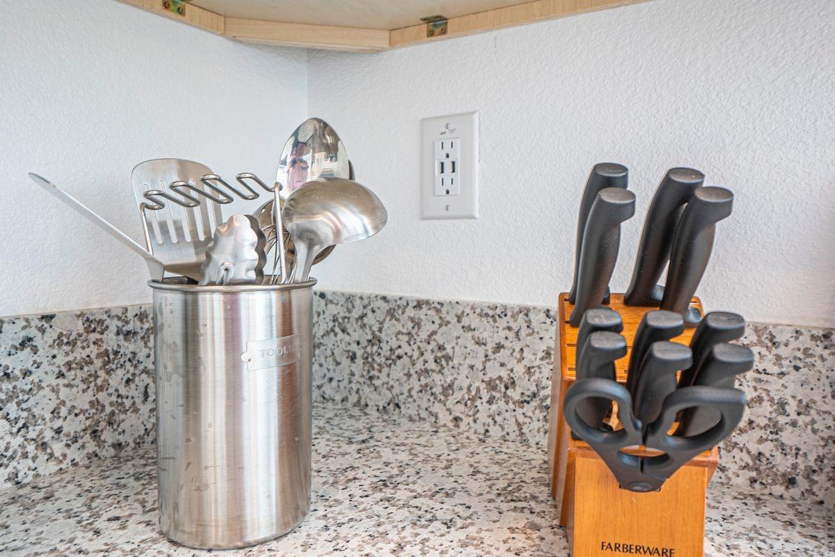 324 Wisconsin Ave - Photo 3 of 22