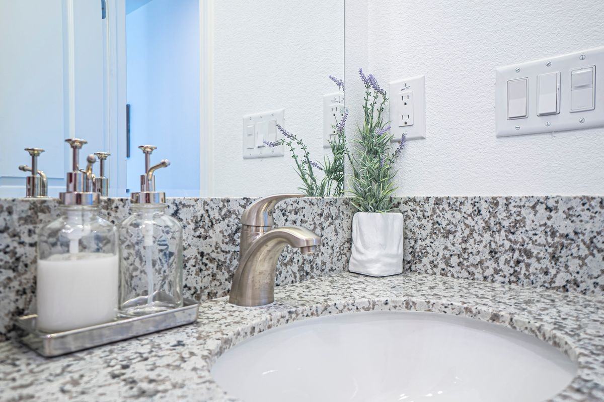 324 Wisconsin Ave - Photo 6 of 22