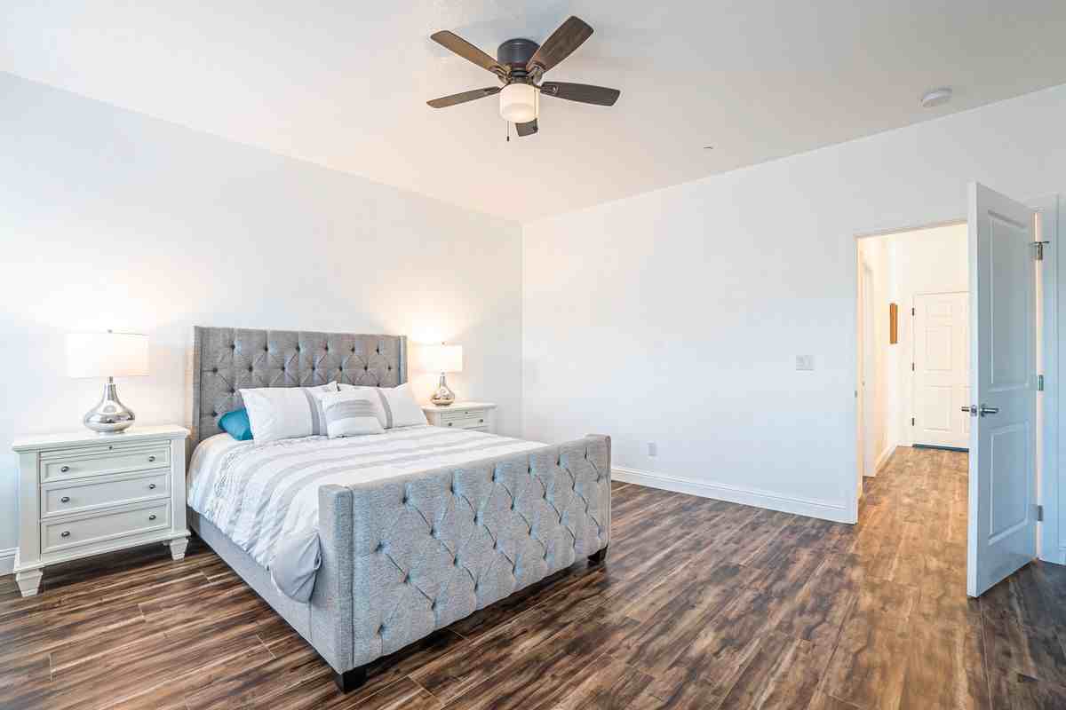 324 Wisconsin Ave - Photo 7 of 22